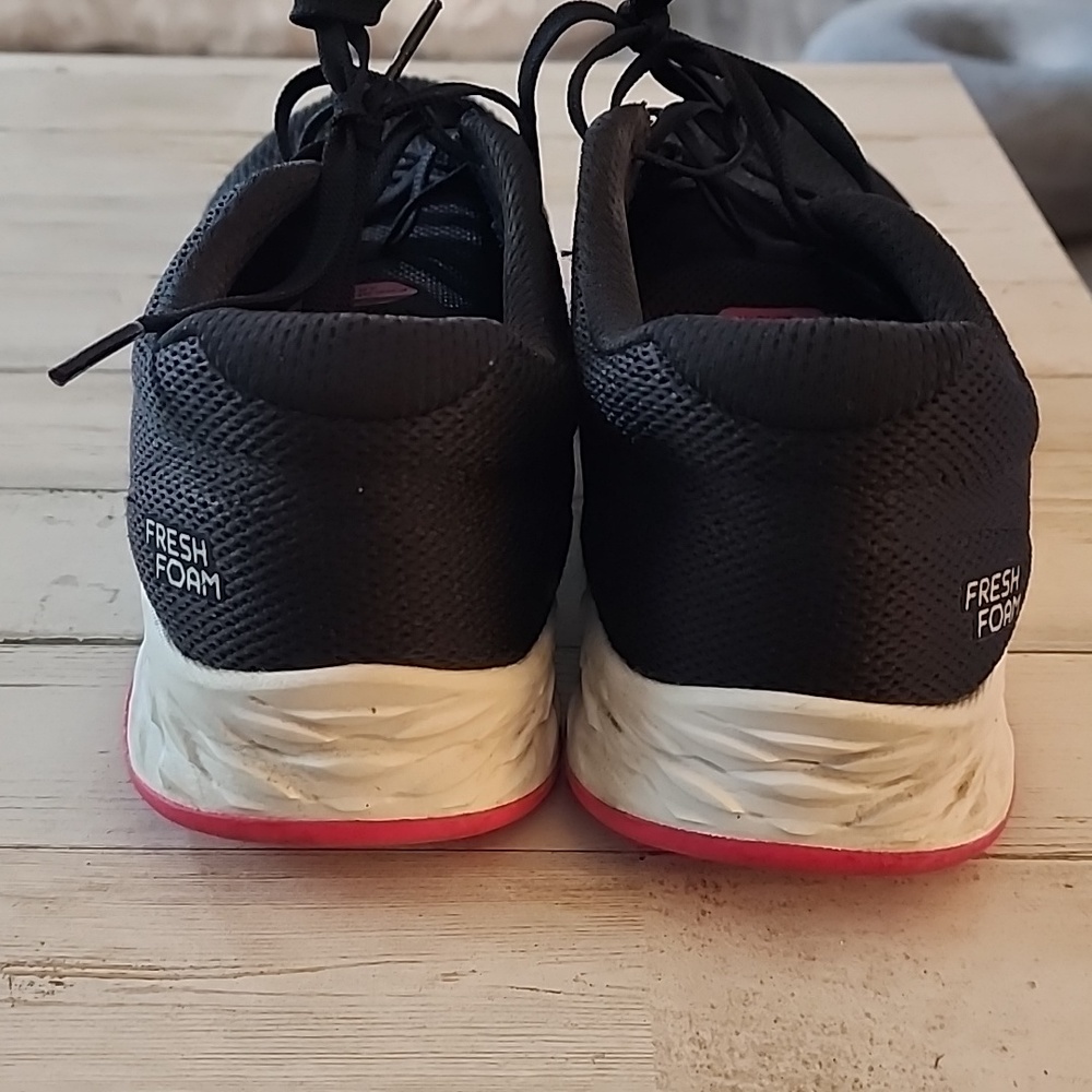 New balance sneakers with fresh foam - Picture 4 of 7